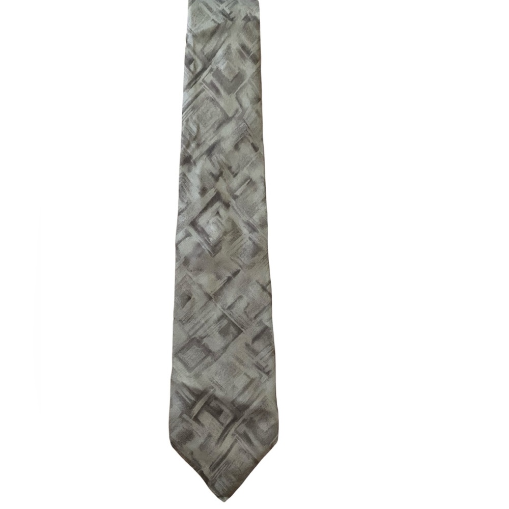 Brownstone 100% silk tie. Shades of the color stone. Excellent condition.